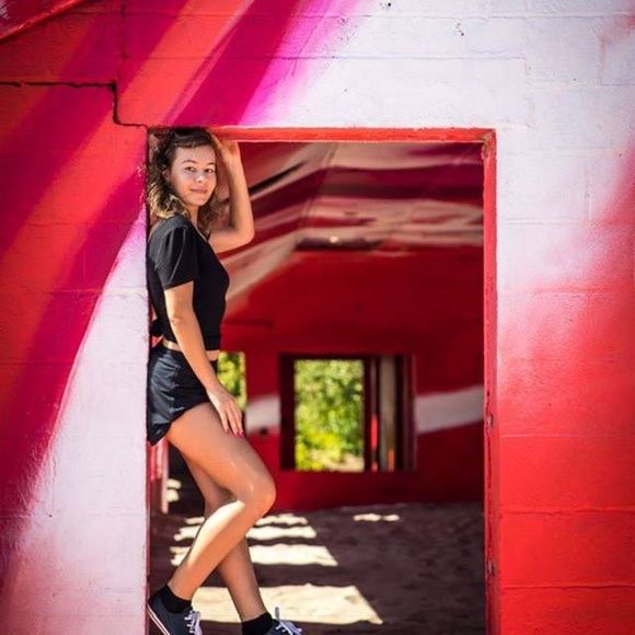 Meet your Posher, Marianna - Picture 1 of 2